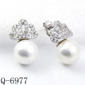 Latest Design 925 Silver Pearl Earring Fashion Jewelry (Q-6977)